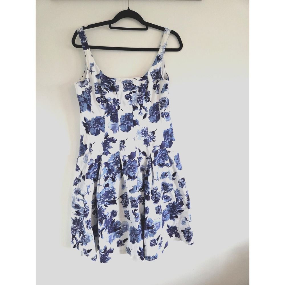 American Living Size 12 Blue White Floral‎ Knee Length Dress with Pockets